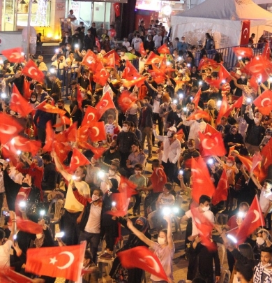 TÜRK BASINI GÖREVİNİ YAPTI