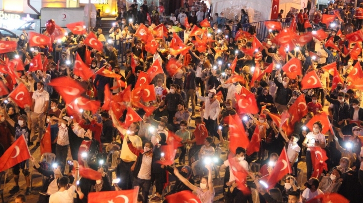 TÜRK BASINI GÖREVİNİ YAPTI